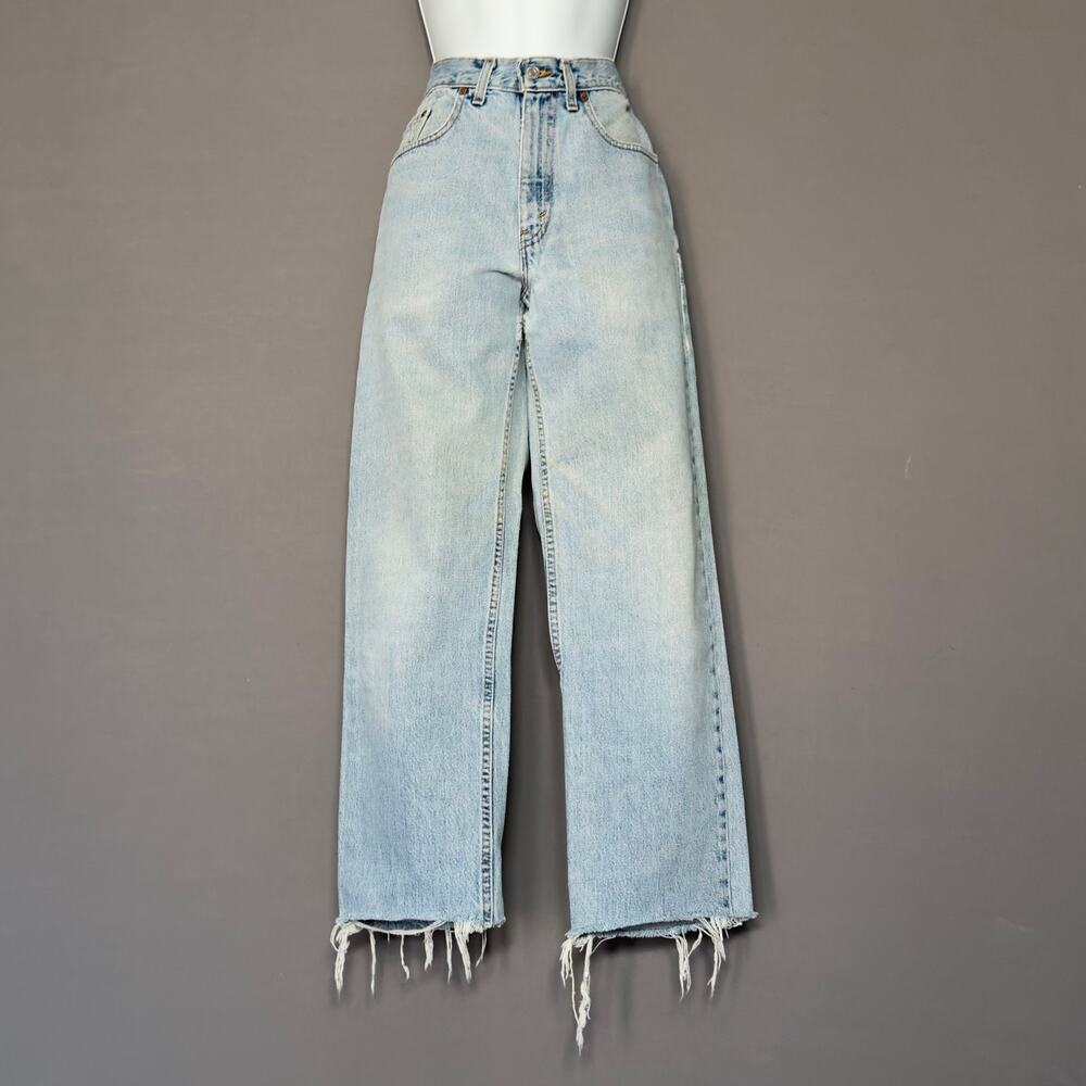 LEVI STRAUSS 550 Vintage 90s Y2K Light Wash Baggy Cut Off Blue Jeans Size 8